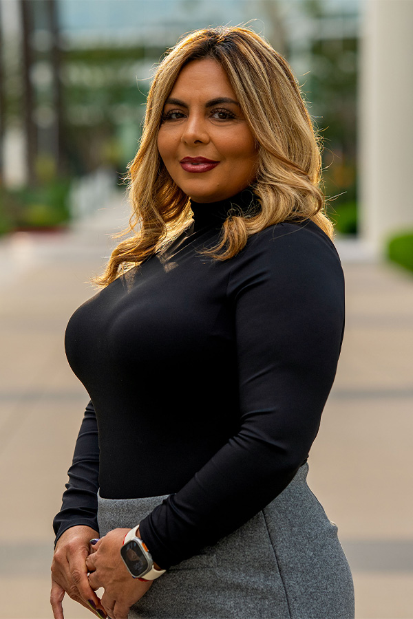 Rosalba Rubalcaba is a bilingual experienced Senior Case Manager at SoCal Workers Comp dedicated to helping injured workers navigate the workers’ compensation process