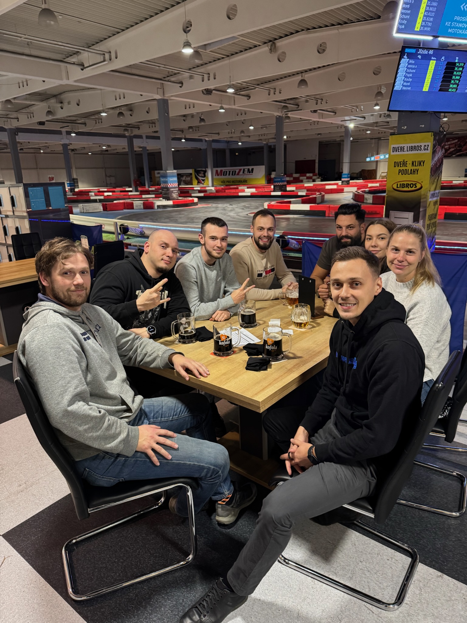 Tým Adsvantage na motokárách