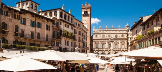 Piazza Delle Erbe verona