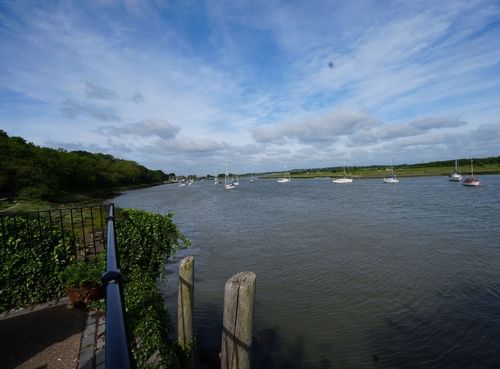 Live Music at Smugglers Den, Hullbridge