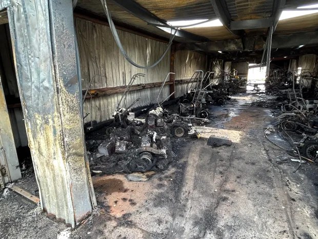 Interior de planta industrial incendiada con equipos destruidos — documentación 3D de siniestro industrial para reclamo de seguro por Juárez Thompson 3D