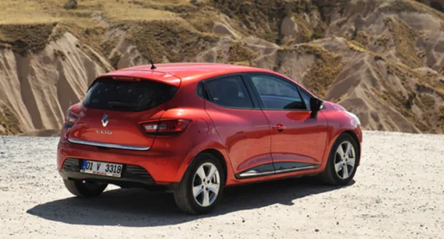 Combien de kilomètres par an pour une voiture essence : tout ce que vous devez savoir