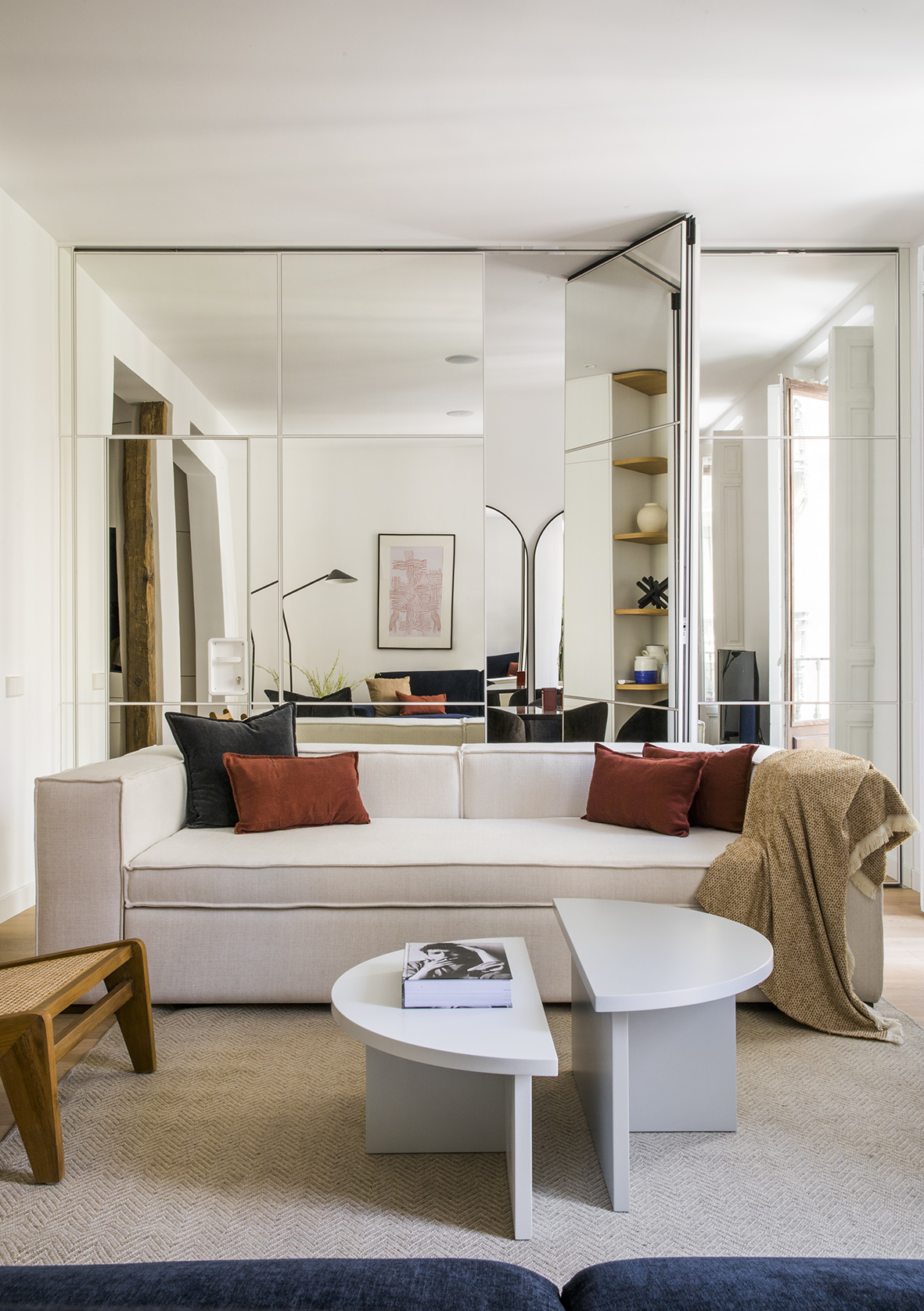 Spectacular luxury apartment, completely renovated and furnished