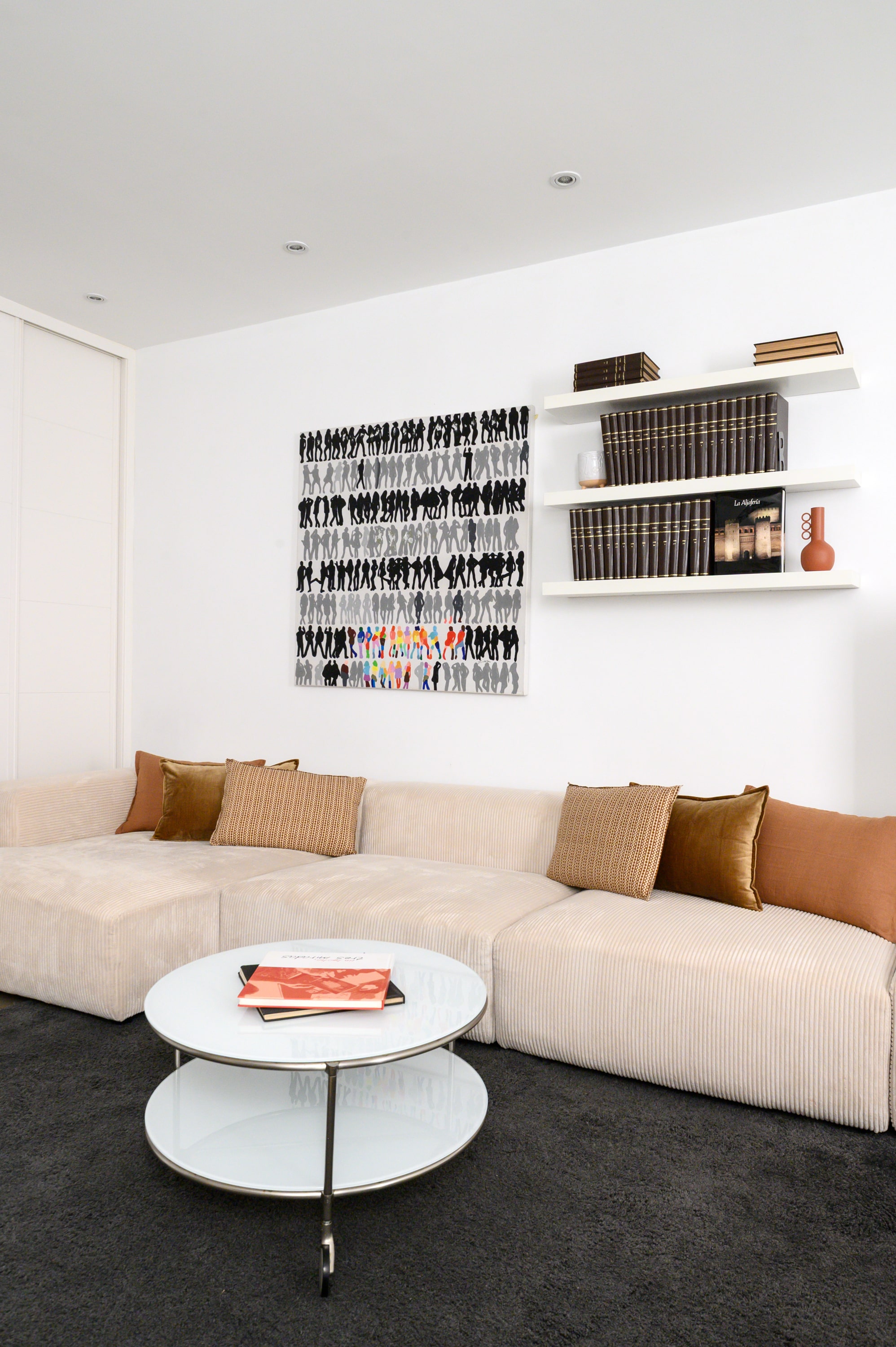 Discover the details of this apartment