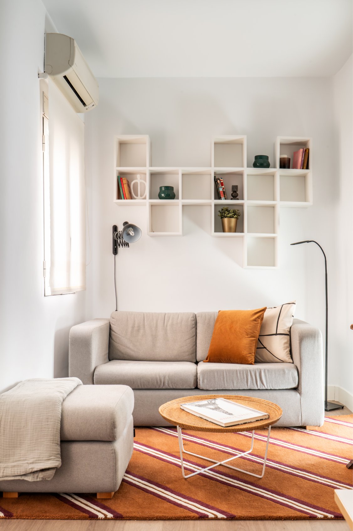 Temporary rental of furnished apartment for 2 people in the sought after Barrio Salamanca