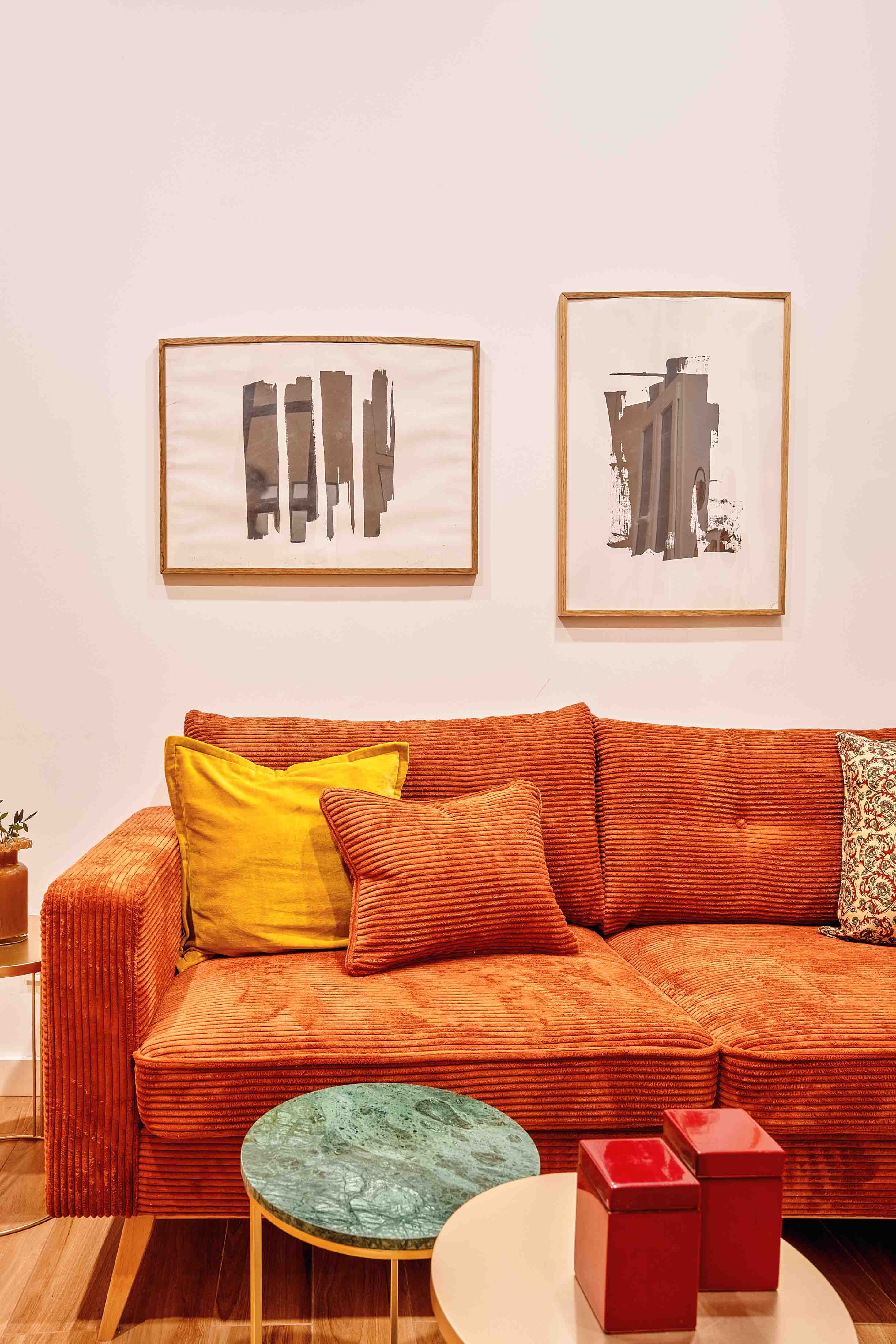 Industrial aesthetics and bohemian spirit in this loft for rent in Malasaña