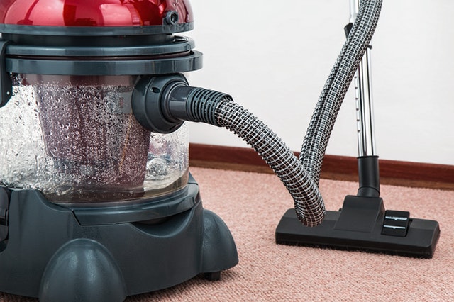 How to Steam Clean Carpet Yourself [Correctly]