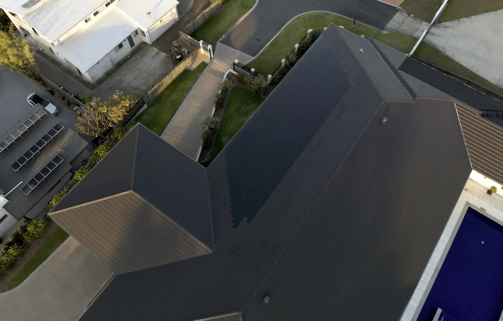 One Step Off The Grid: Solar tiles for miles: Australian company lands world’s biggest integrated rooftop install