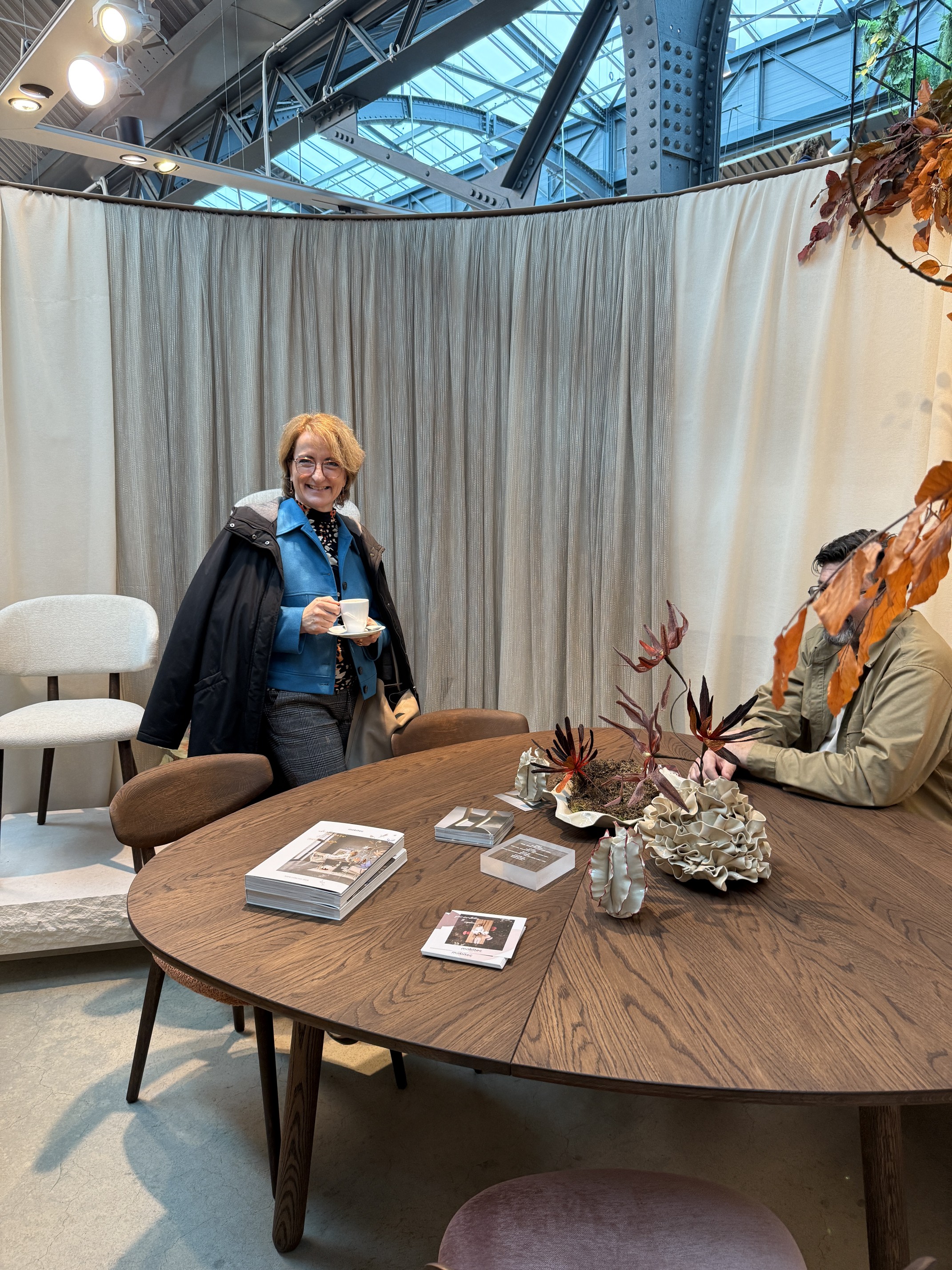 Austausch mit Kolleg*Innen: idd cologne 2025 bei der Design Post in Köln 