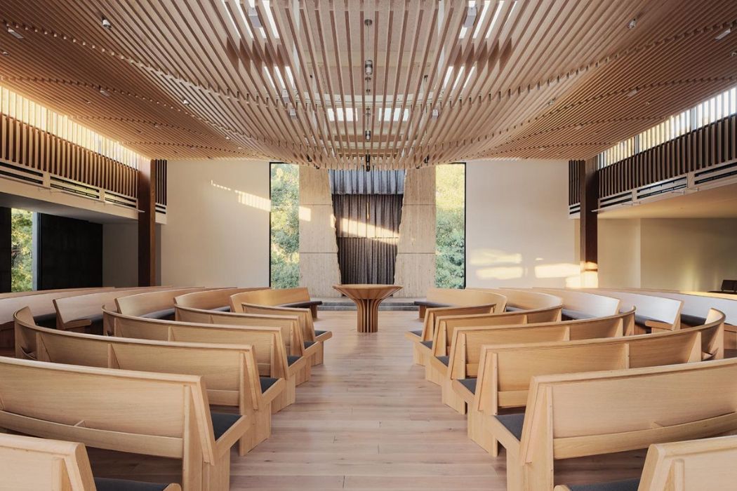 What Are the Essential Architectural Elements That Define a Synagogue, and How Do They Shape Worship and Community Life?