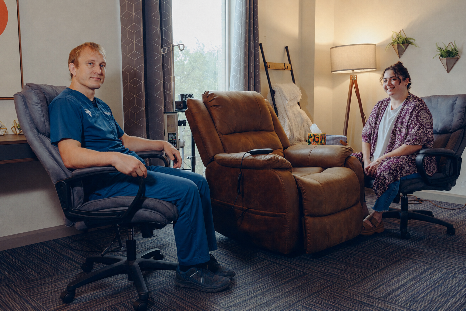 Will Ratliff and Annabel in a Transcend KAP treatment room