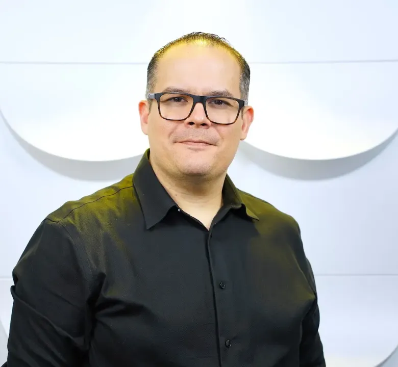 Luis Berti, host of Delivery TV