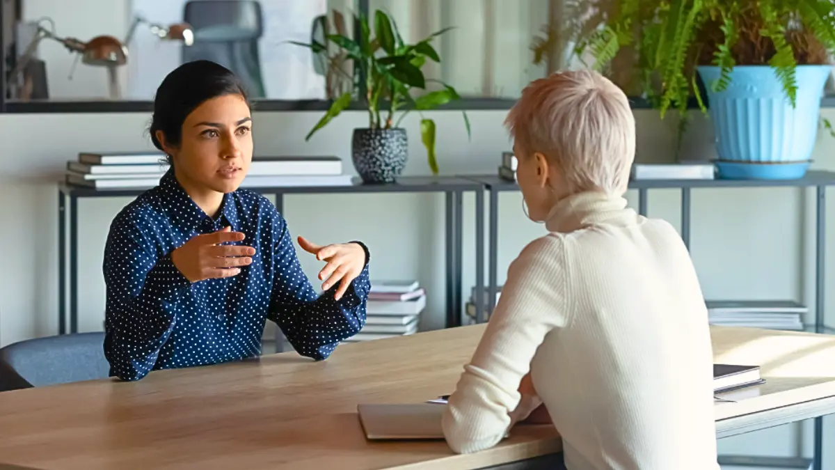 HR leader working on small business employee benefits