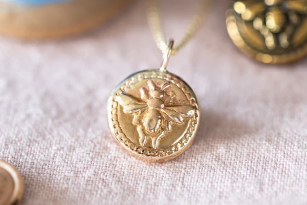 Honey Bee Button 9ct Gold Necklace