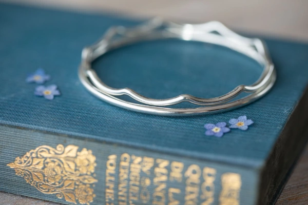 Open Sea Tidal Wave Bangle