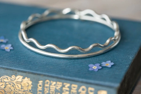 Gentle Tide Tidal Wave Bangle