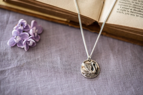 Silver Swan Button Necklace 