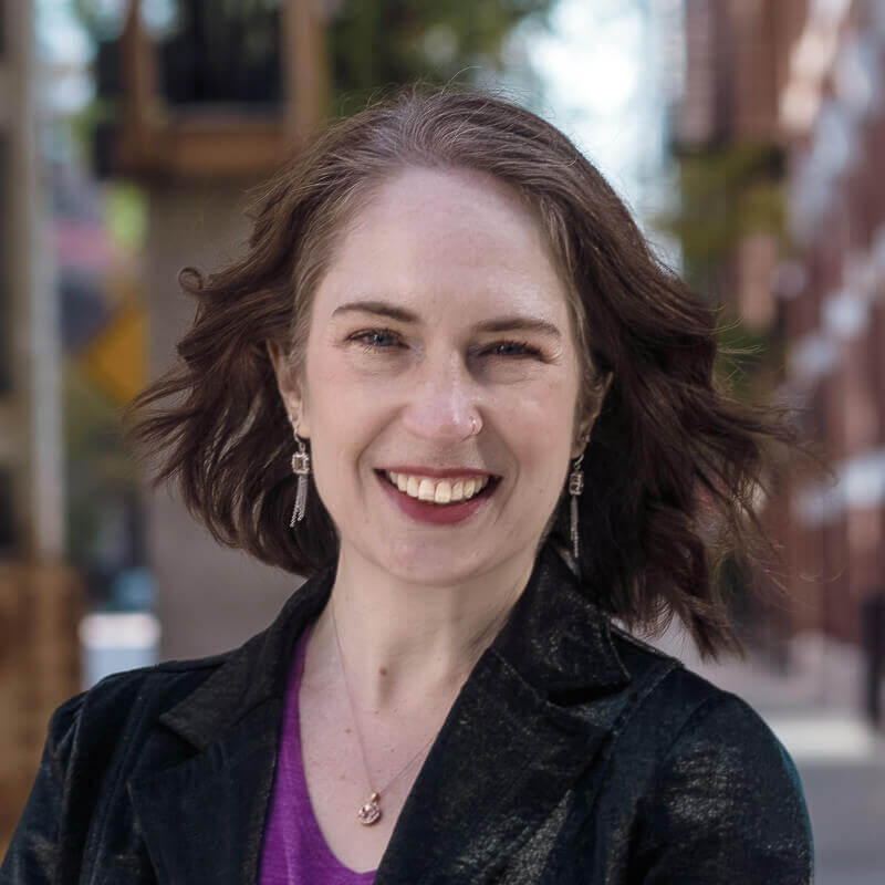 Headshot: Amy Rath