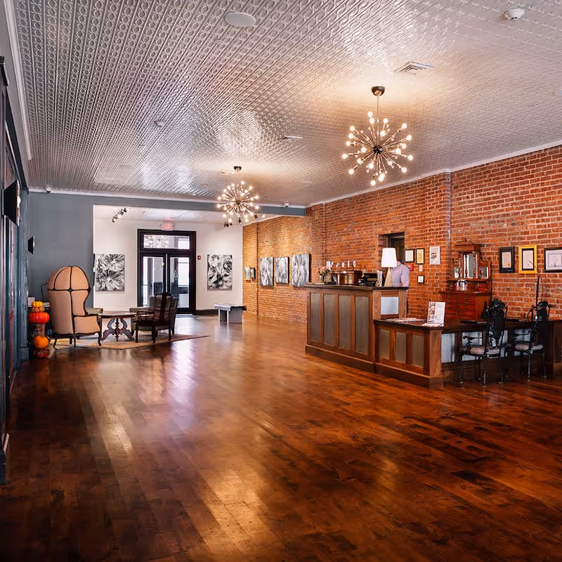 entryway hotel on north