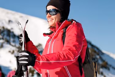 Woman with skiis