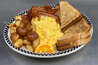Breakfast platter at Misty Moonlight
