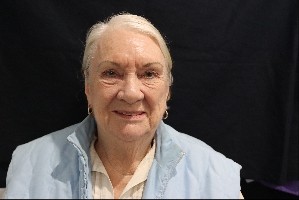 Sandra, 83