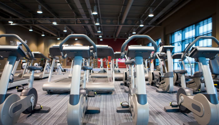 Corporate Fitness Programs: How Trainers Can Win B2B Gym Contracts 