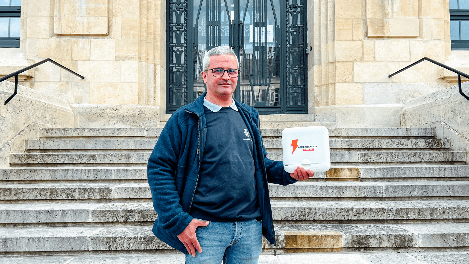 L'équipement des collectivités en défibrillateurs