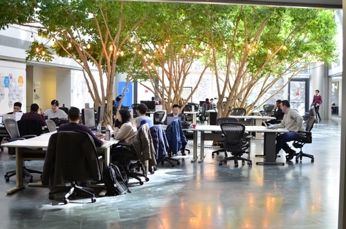 Photograph of the atrium in ventureLAB's innovation space.