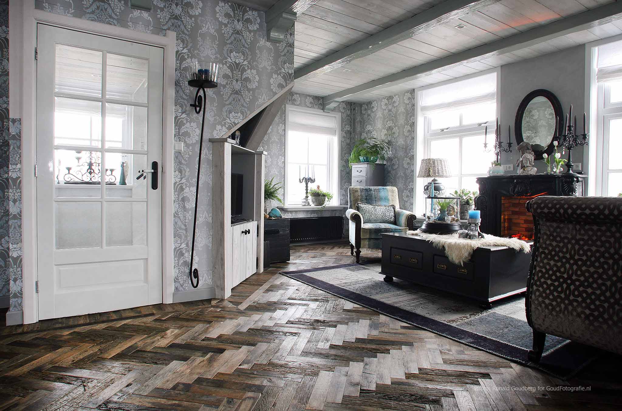 Reclaimed oak herringbone flooring sustainable design rustic modern provençal