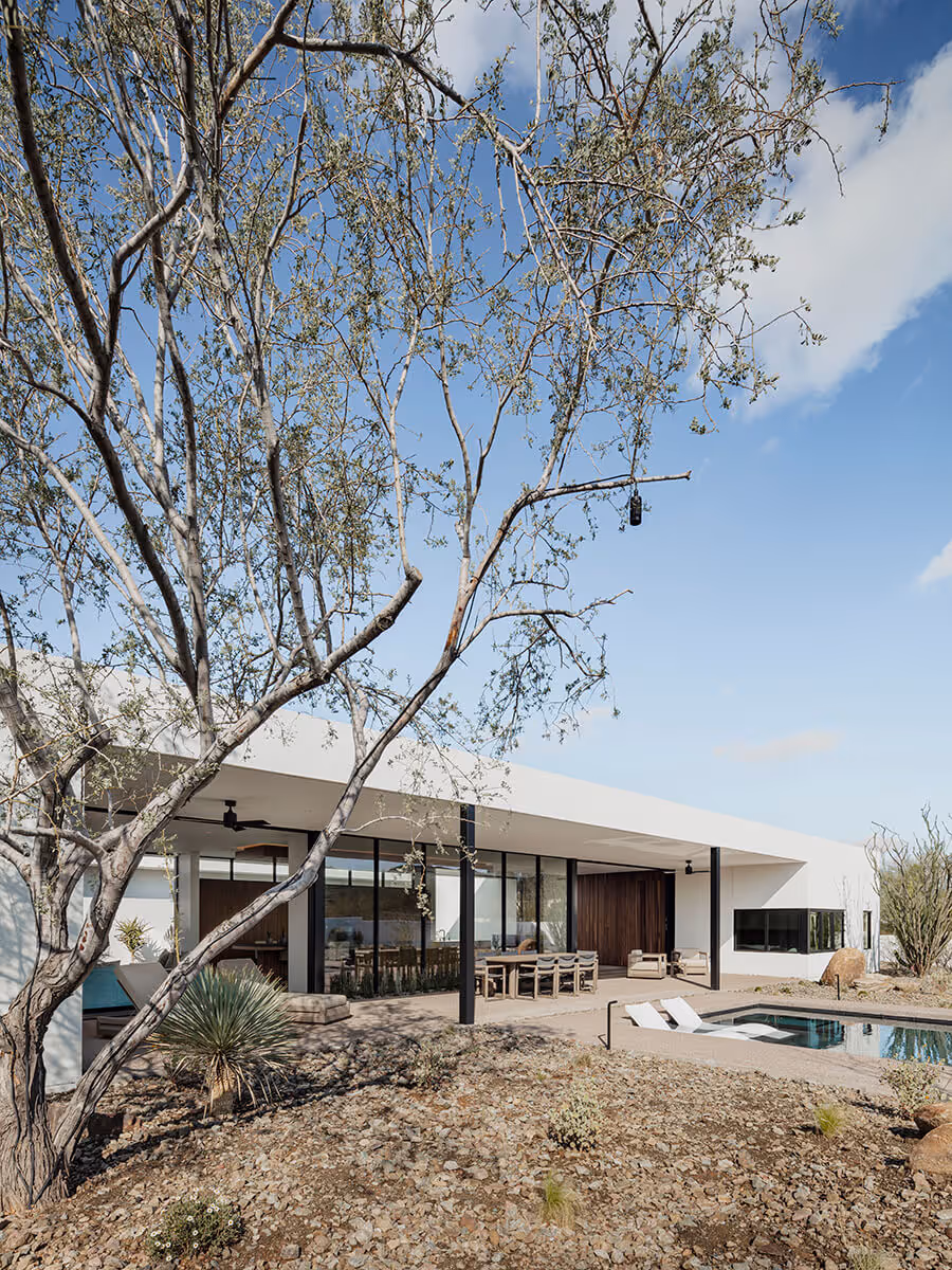 backyard in a modern desert house by The Ranch Mine