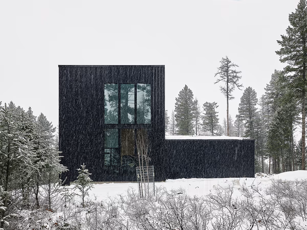black modern mountain house in Whitefish, Montana