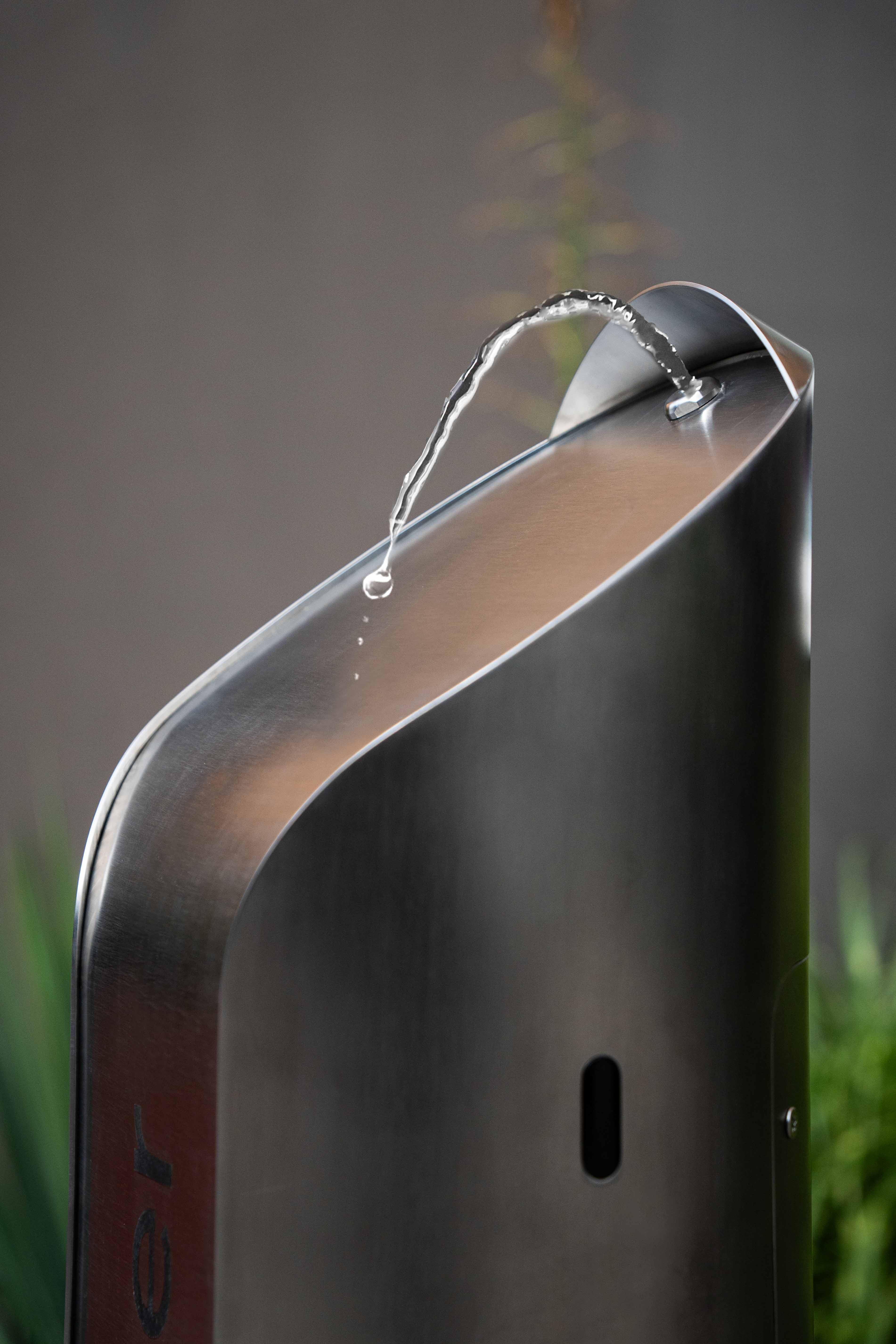 Trinkwasserbrunnen mit hygienischer Trinkarmatur