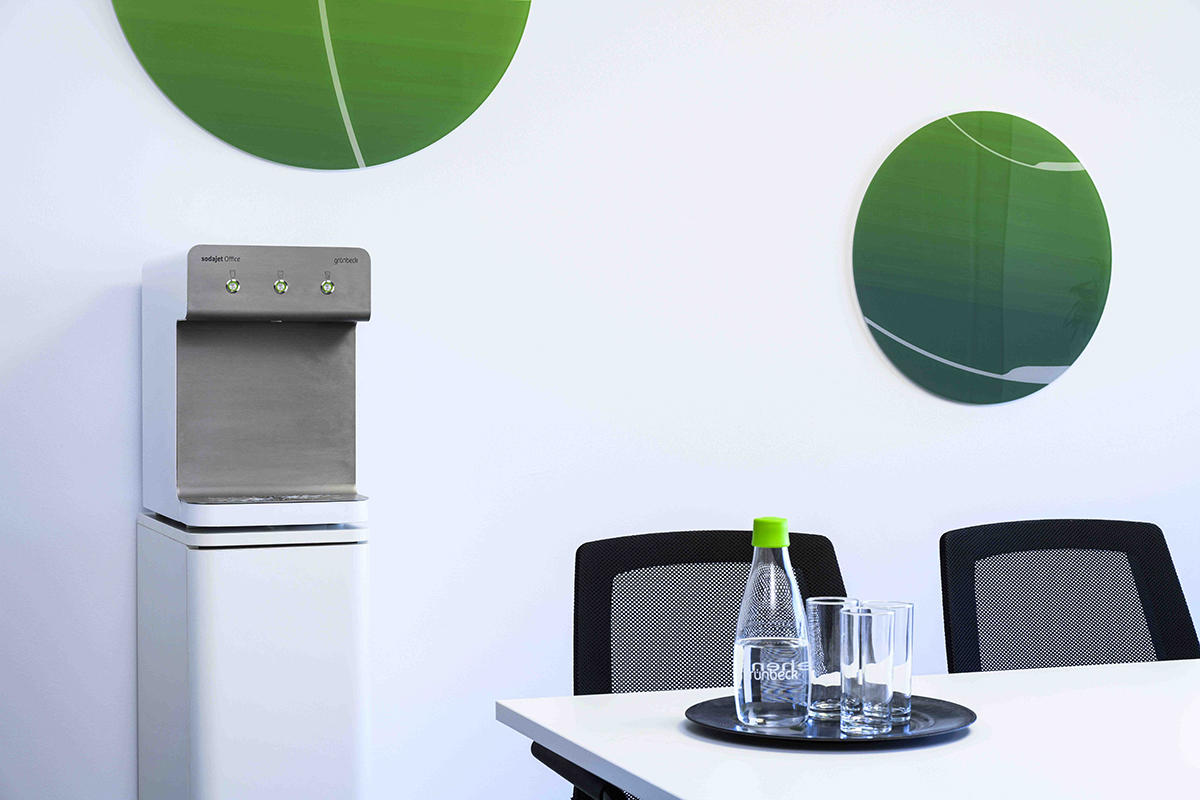 Büro Wasserspender mit Festwasseranschluss