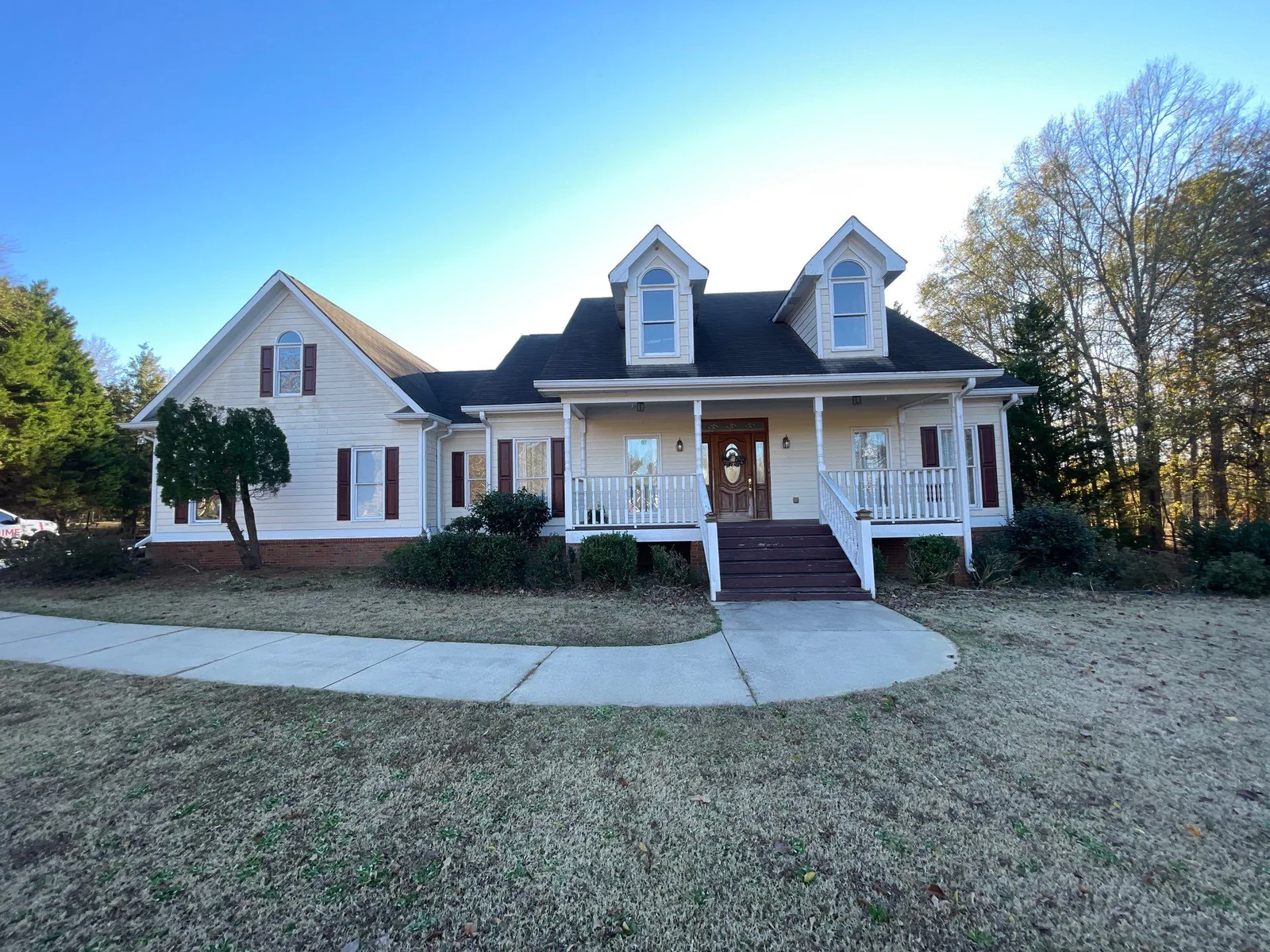 Residential property before Atlanta Prime Roofing project completion