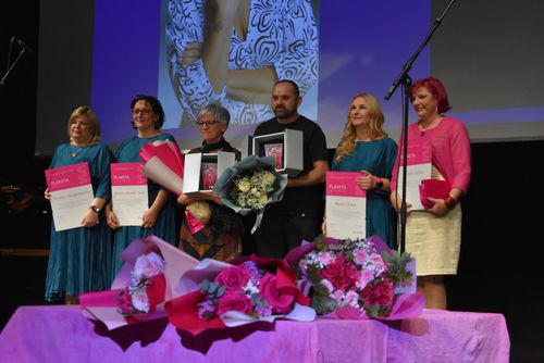 Nagrada VAM za 2024. godinu, dobitnici Mirela Sakoman i Senad Zemunović za film Tu sam za tebe