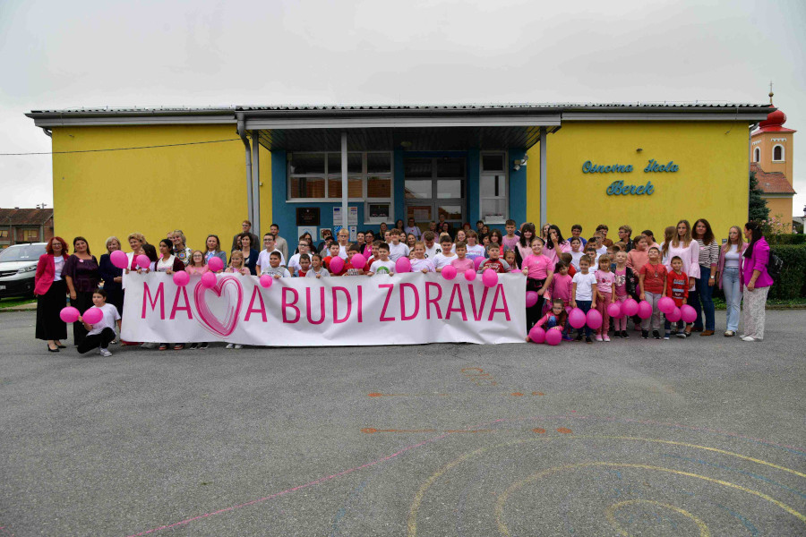 Djeca osnovne škole Berek s porukom Mama, budi zdrava kao podrška svojim majkama da brinu o sebi