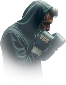 Foto do Felipe Denden em pose de luta de boxe, preparado para o desafio.