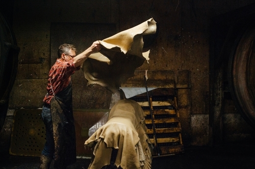 tanning leather for The Meg leather bag