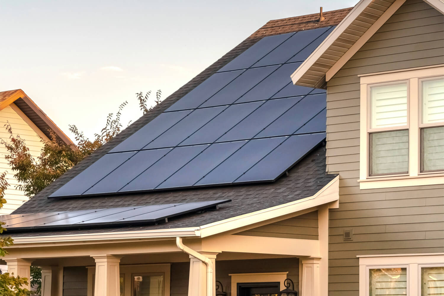 What Roofing Material Is the Best for Solar Panels? | Cloud Roofing