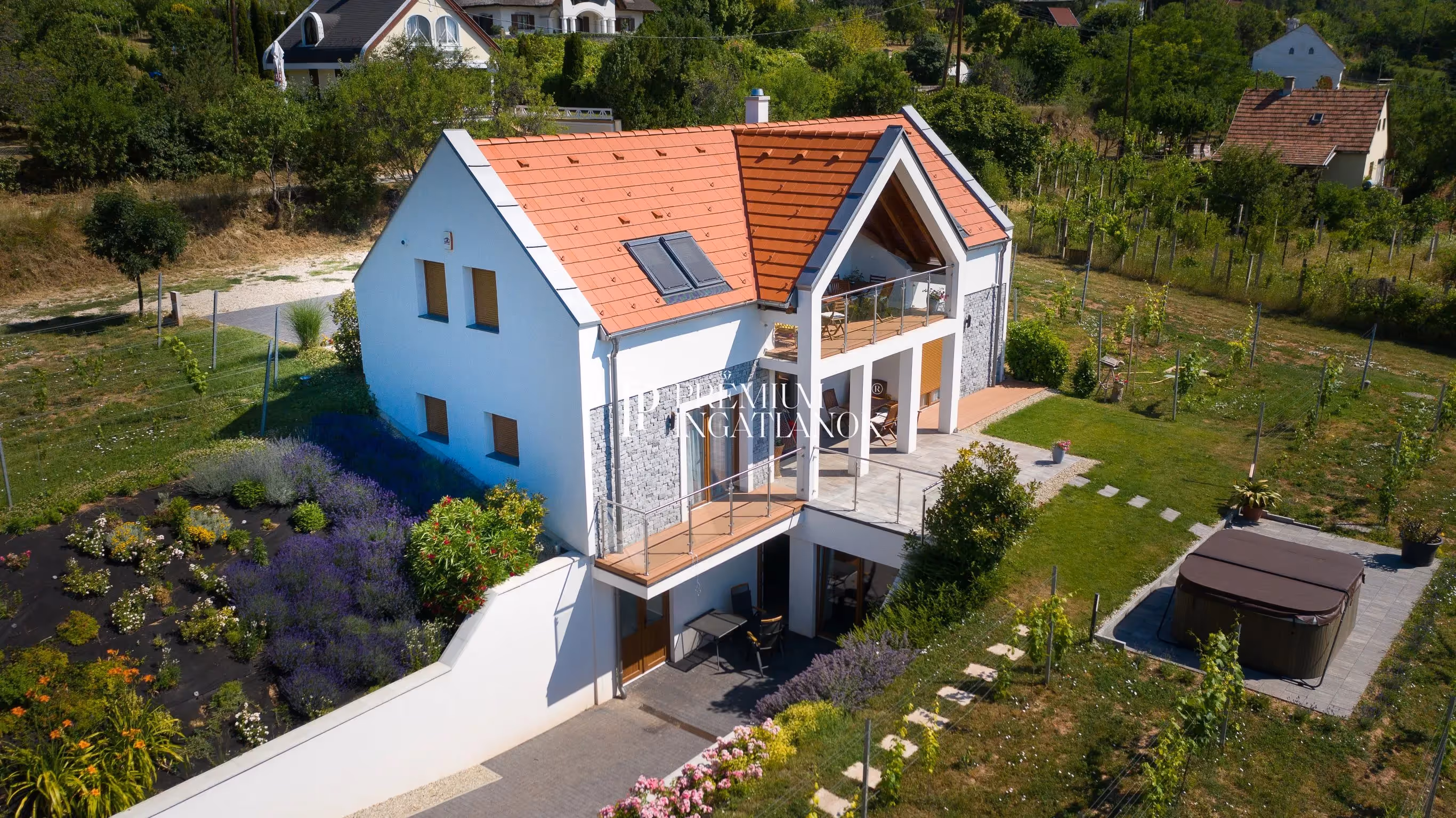 8229 Paloznak - Balatoni panorámás, gyönyörű vendégház