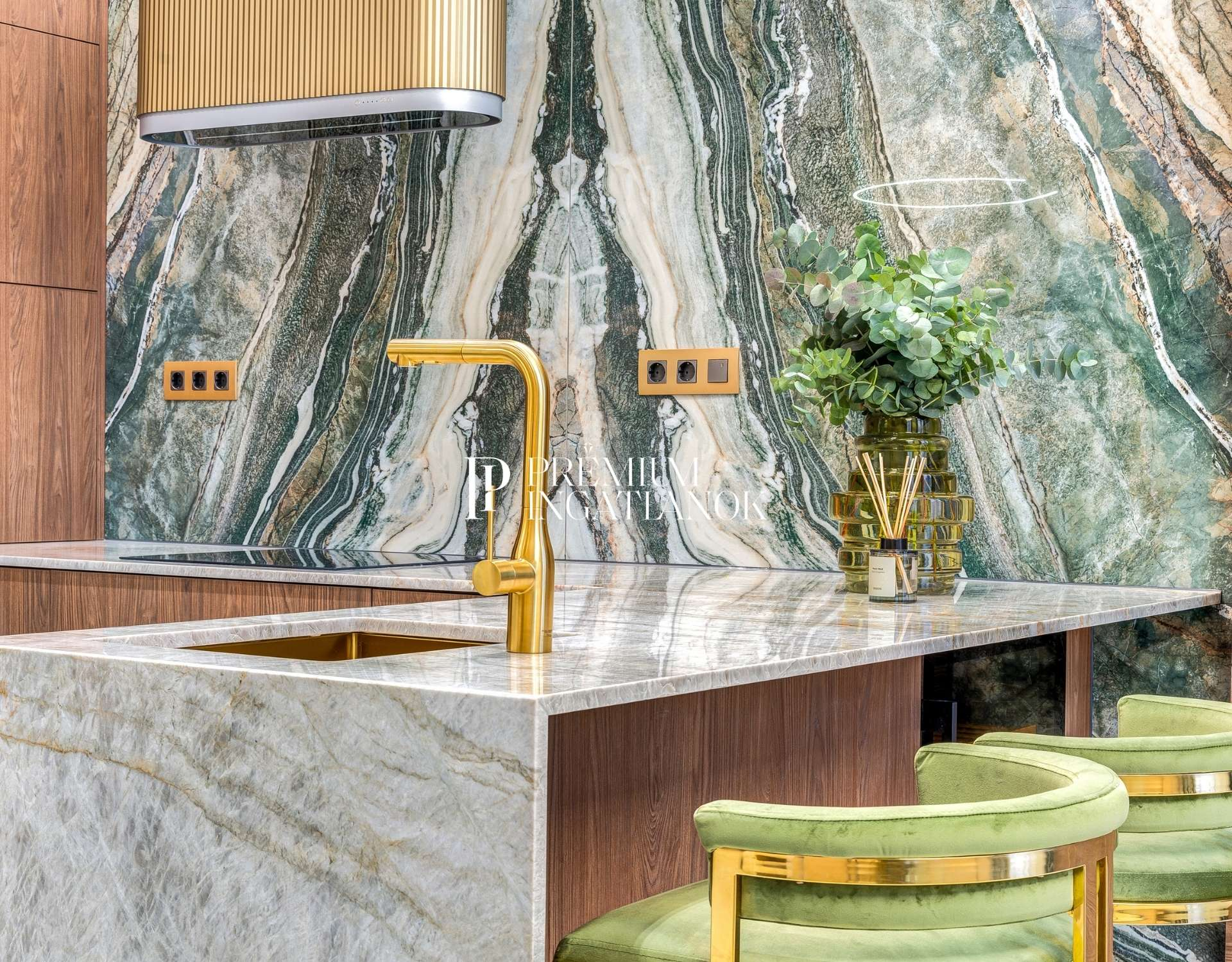 1052 Budapest 5. kerület - Panorámával Szomory Dezső térre / Danaidák kútjára