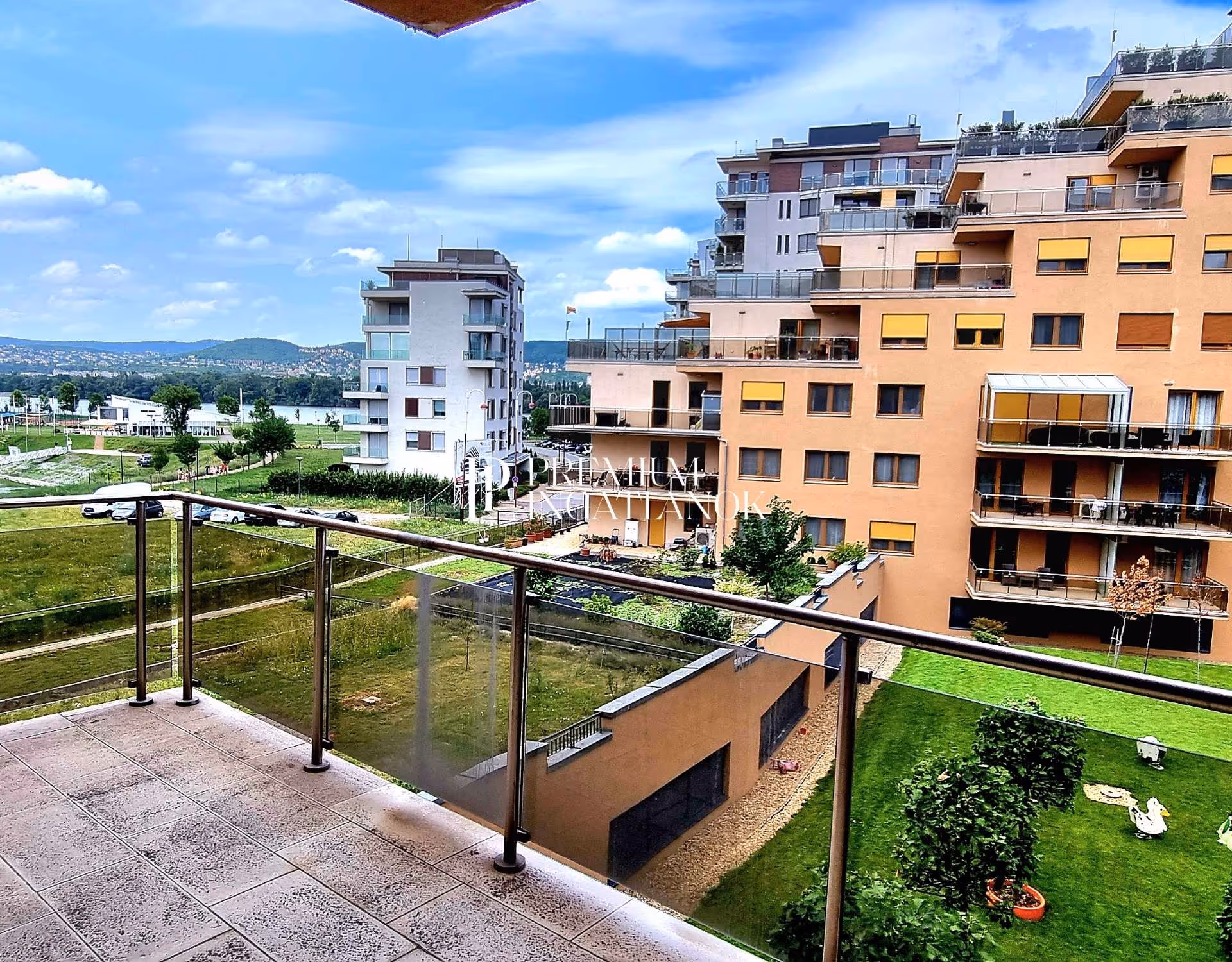 Budapest 13. kerület - Duna parti panorámás lakás