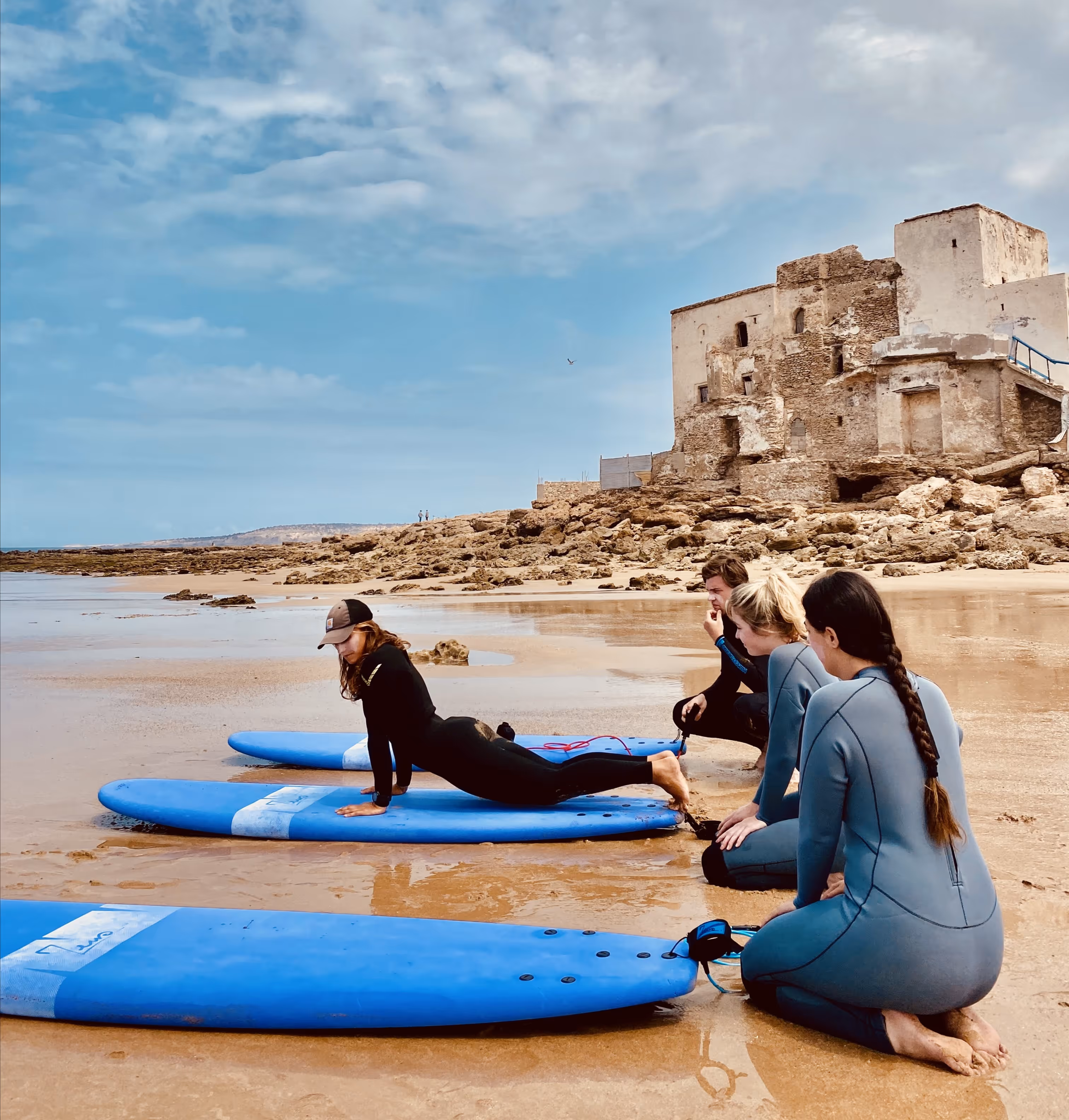 LEVEL 1 - BEGINNER SURF COURSE WITH The SURFTWINS ESSAOUIRA