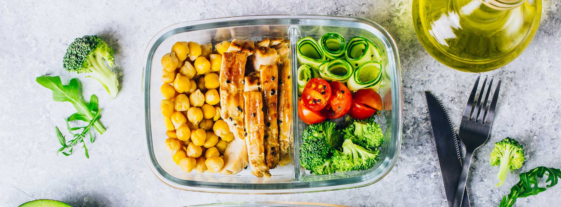 Balanced bariatric meal prep with grilled chicken, chickpeas, broccoli and vegetables - portion-controlled nutrition for post-surgery success