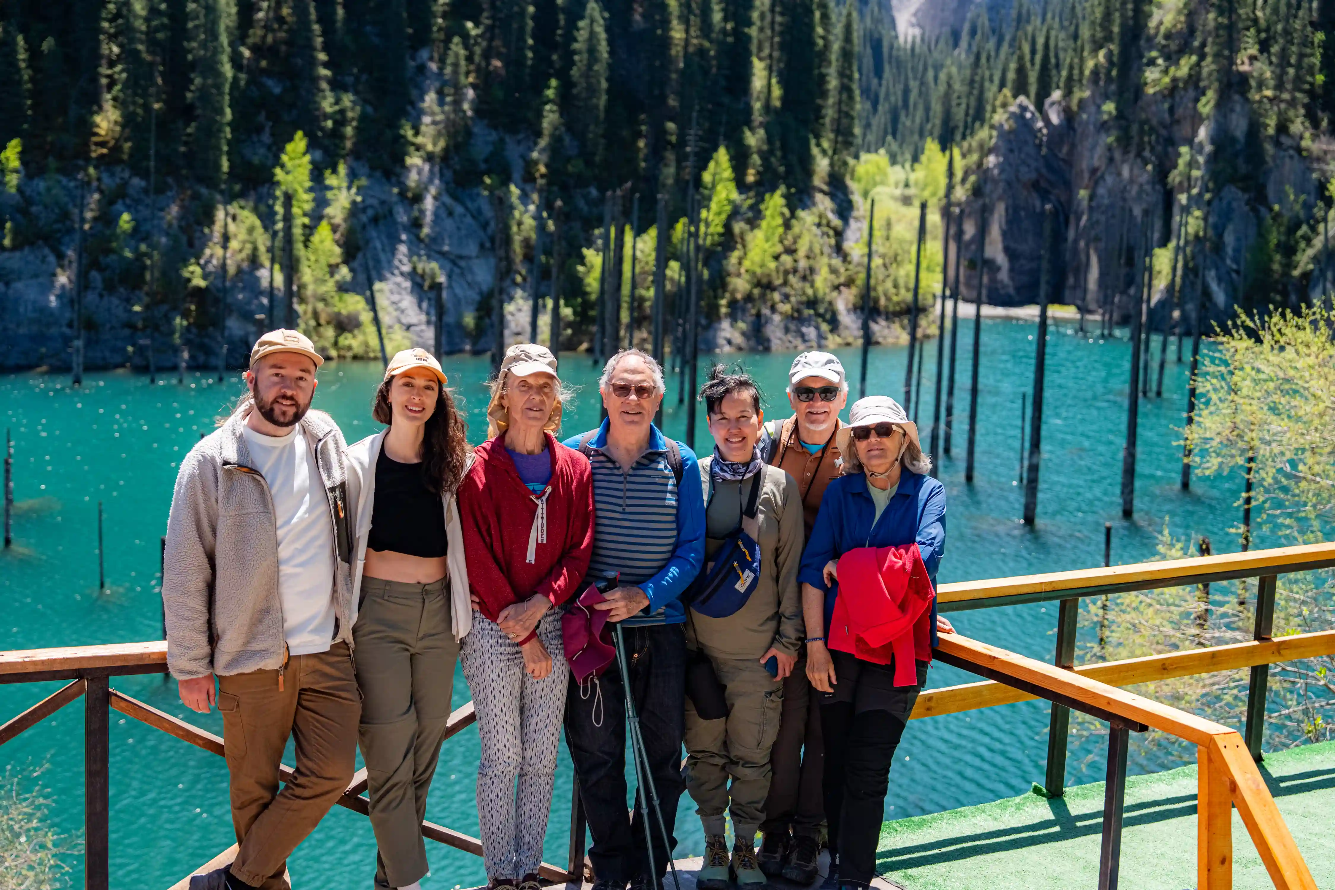 Notre petit groupe Nomade Aventure, avec Aïto, notre guide