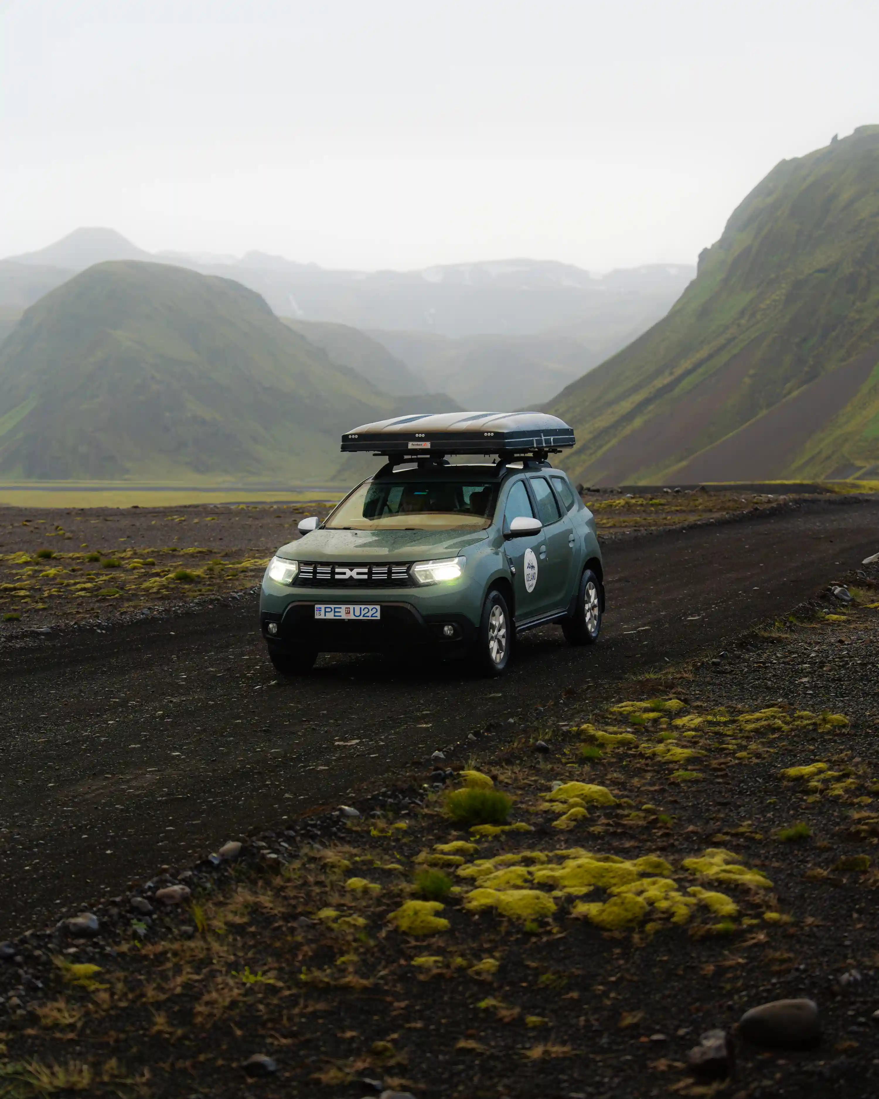4x4 tente de toit Iceland Nomads, by Travelbase dans la nature Islandaise