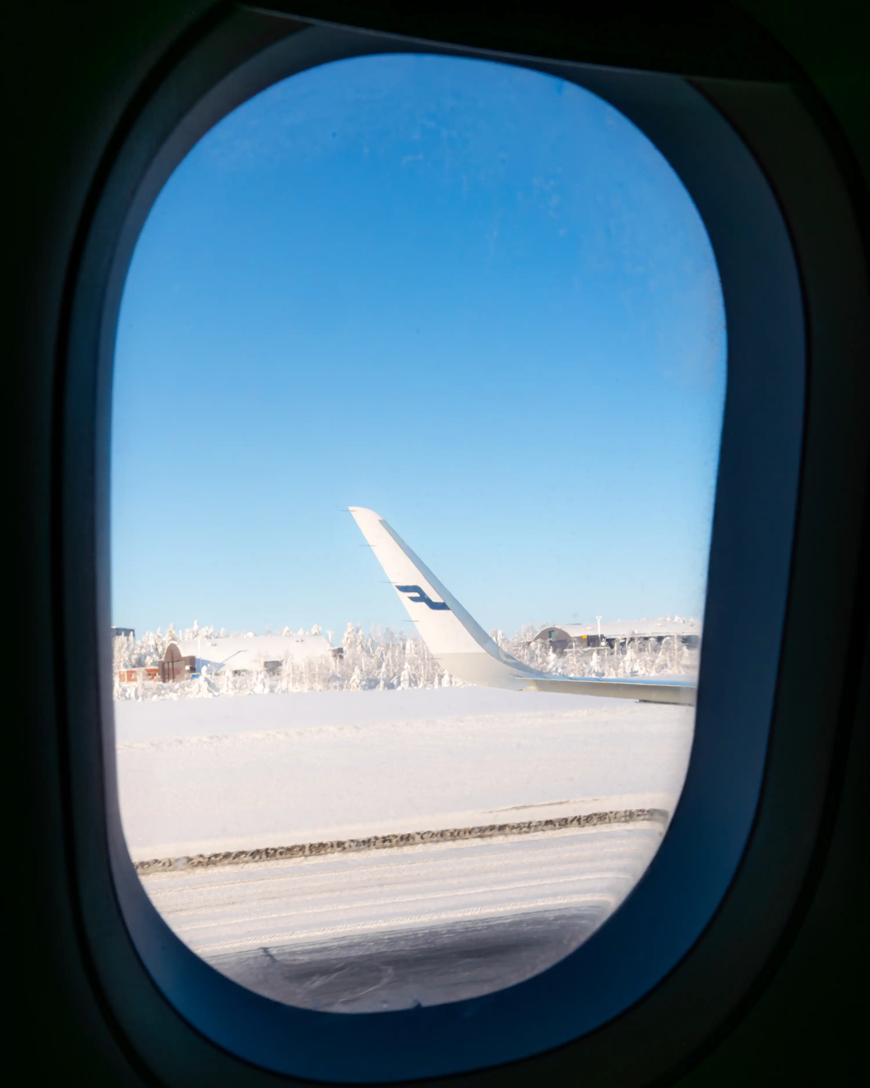 Vue du hublot depuis l'avion Finnair