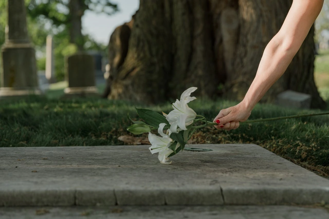 Undas 2025 Budget Tips: How to Handle Unexpected Expenses Without Stress