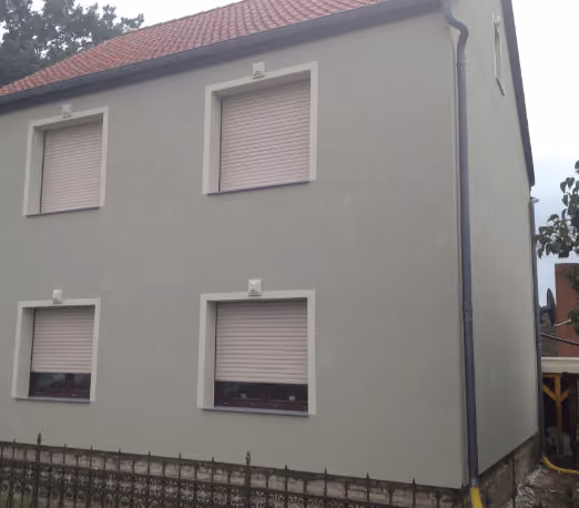 Altbausanierung Detail vom Maler in Berlin